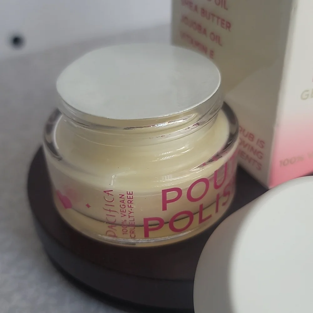 Pacifica Pout Polish Gentle Lip Scrub - Sugar Crystals & Lemon